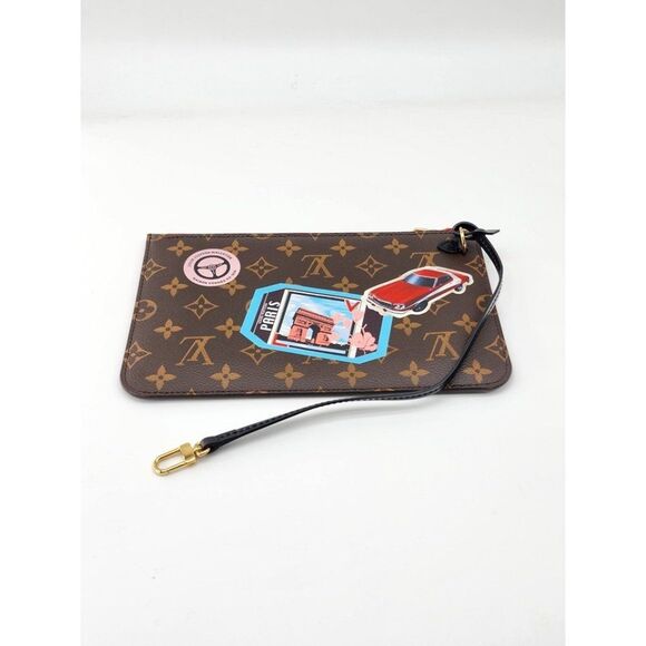 Louis Vuitton MY LV WORLD TOUR Pochette Monogram Canvas In Like New Condition - Picture 2 of 7